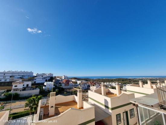 Adosado en Balcon de Finestrat totalmente reformado con 3 hab y 2 baños. Milpisos - ALICANTE