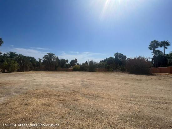 Terreno urbano con licencia den obra en urbanizacion cerrada Rocio de Nagueles, Milla de Oro - MALAG