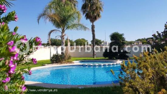  ADOSADO CON PISCINA, PARKING Y JARDÍN PRIVADO EN ORITO. (MONFORTE DEL CID) - ALICANTE 