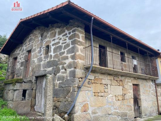  SE VENDE VIVIENDA INDEPENDIENTE EN LA ZONA DE SANTA CRUZ DE ARRABALDO - ORENSE 