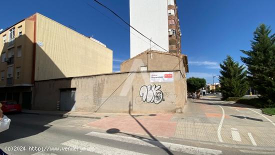  Esquina en Avda. Constitución  para Promoción Inmobiliaria - ALICANTE 