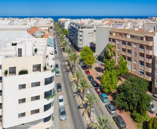 Obra Nueva en la misma Av. Habaneras con piscina comunitaria - ALICANTE