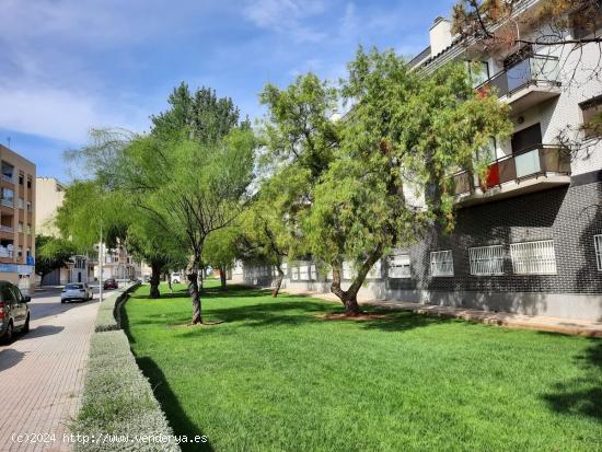 Piso de 85 m2   de 3 dormitorios todo exterior. - TARRAGONA