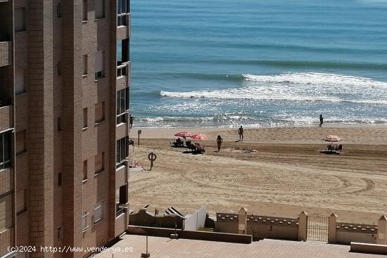 GRAN APARTAMENTO A PIE DE PLAYA EN GUARDAMAR!! - ALICANTE