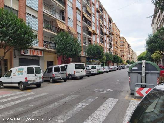 Local comercial de 664 m2 en calle Sant Pere de Gandía - VALENCIA