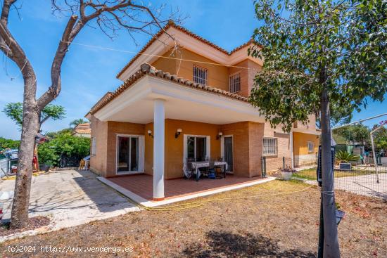 Exclusivo Chalet Esquinero en Monte Alcedo, Ribarroja! - VALENCIA