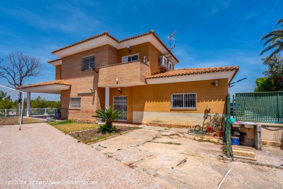 Exclusivo Chalet Esquinero en Monte Alcedo, Ribarroja! - VALENCIA