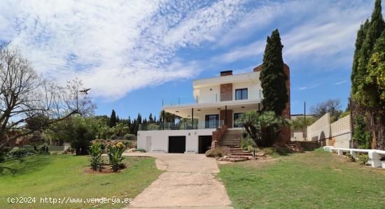 Chalet en Campolivar con excelente ubicación - VALENCIA