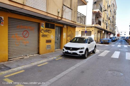 Local para uso comercial o garaje en el zapillo - ALMERIA