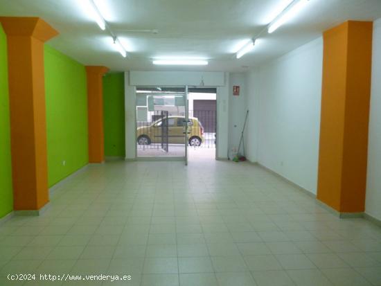 Local comercial en C/ Rafael Juan Vidal - Ontinyent - VALENCIA