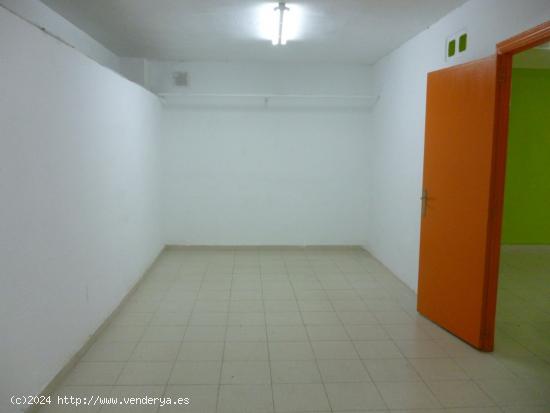 Local comercial en C/ Rafael Juan Vidal - Ontinyent - VALENCIA