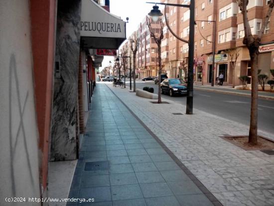 BAJO EN PLENA AVENIDA CAMI NOU - VALENCIA