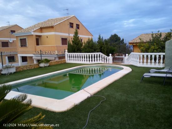 Estupendo chalet en cumbres de calicanto - VALENCIA