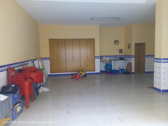 21 Inmobiliarias vende planta baja esquinera , zona instituto - VALENCIA