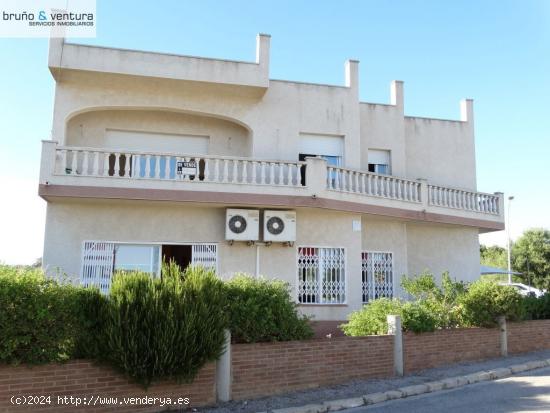  EN VENTA EN EL VENDRELL BAR CAFETERÍA CON VIVIENDA EN CONSTRUCCIÓN - TARRAGONA 