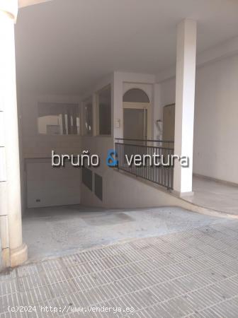 EN VENTA LOCAL COMERCIAL  + 2 PARKING EN CENTRO DE TORREDEMBARRA - TARRAGONA