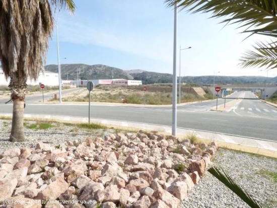  TERRENO INDUSTRIAL EN FINCA LACY - ALICANTE 