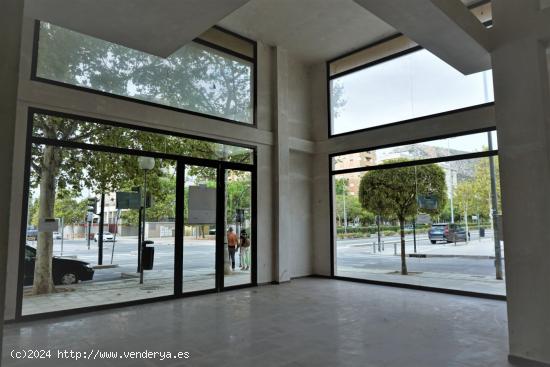 Local esquina de obra nueva con salida de humos - ALICANTE