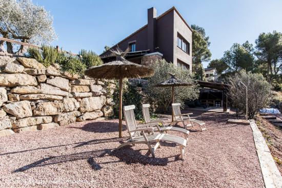 VENTA CHALET EN CASTELLFOLLIT DEL BOIX JARDÍN Y VISTAS!! - BARCELONA