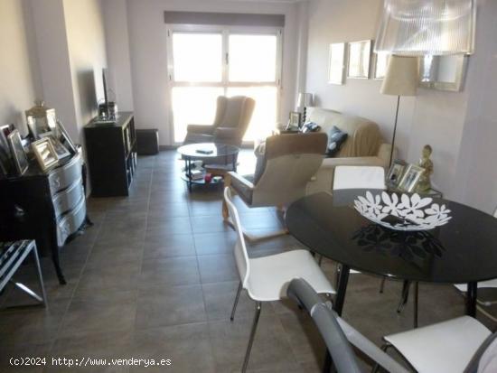 VIVIENDA MUY CENTRICA CON PLAZA DE GARAJE - ALBACETE