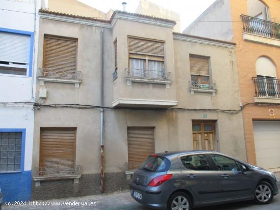  CASA DE 170 M2 MUY CENTRICA PARA REFORMAR - ALBACETE 