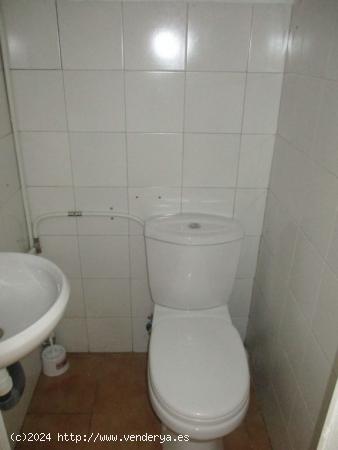 LOCAL COMERCIAL MUY CENTRICO DE 15 M2. - ALBACETE