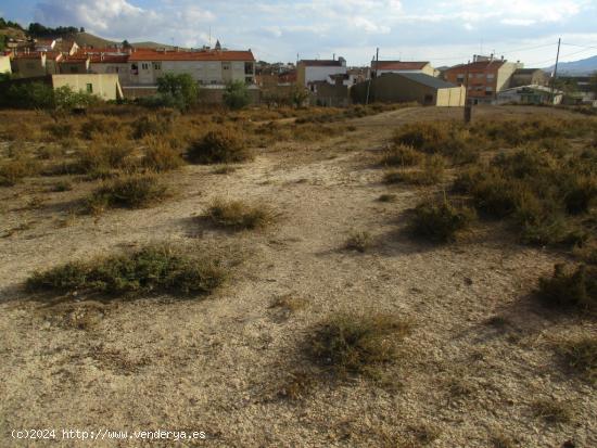 SOLAR EN CTRA.DE BONETE - ALBACETE