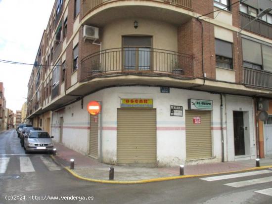 LOCAL COMERCIAL CENTRICO EN ESQUINA - ALBACETE