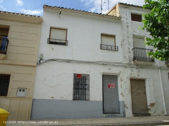 CASA MUY CENTRICA IDEAL PARA SU VIVIENDA UNIFAMILIAR - ALBACETE