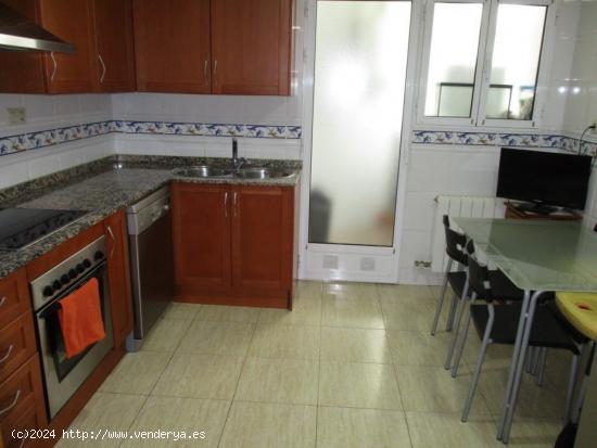 DUPLEX EN EXCELENTE ESTADO CON 4 DORMITORIOS - ALBACETE