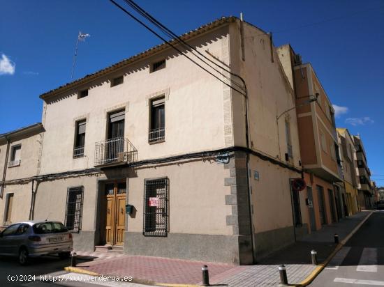  CASA CON EXCELENTE UBICACION DE DOS ALTURAS Y CÁMARAS - ALBACETE 