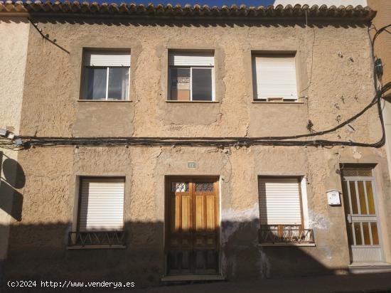  CASA COMPUESTA POR DOS VIVIENDAS PARA REFORMAR DE 120 M2 DE PARCELA - ALBACETE 