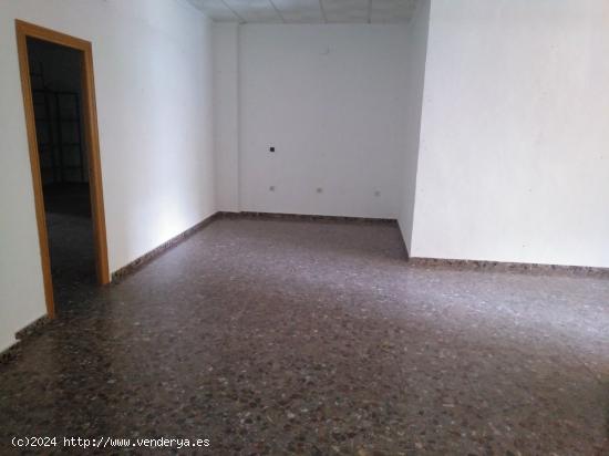 LOCAL COMERCIAL EN PERFECTO ESTADO - - ALBACETE