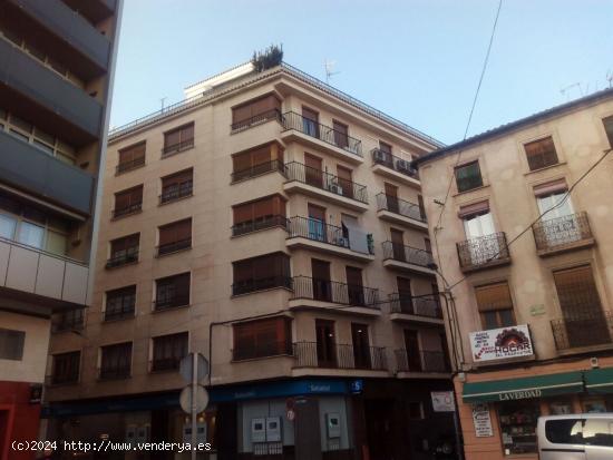 VIVIENDA CON EXCELENTE UBICACION Y PLAZA DE GARAJE - ALBACETE