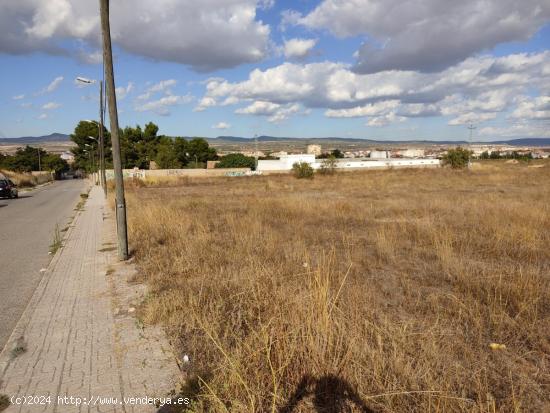 PARCELLA EN ZONA RESIDENCIAL DE 600 M2. - ALBACETE