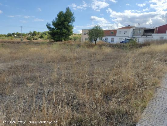 PARCELLA EN ZONA RESIDENCIAL DE 600 M2. - ALBACETE