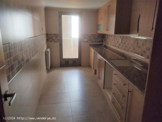 VIVIENDA CON ACABADOS DE LUJO - ALBACETE