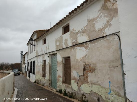  CASA UBICADA EN EL CASTO HISTÓRICO CON PATIO AMPLIO - ALBACETE 