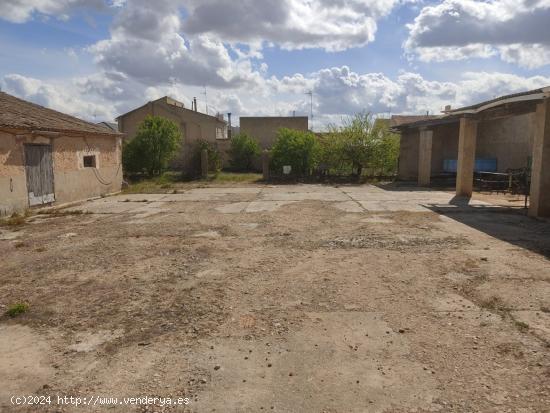 SOLAR DE 2.000 M2 EN ALPERA CON EXCELENTE UBIACION, REPARCELADO PARA LA CONSTRUCCION DE CASAS UNIF. 