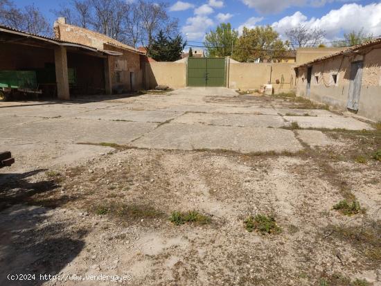 SOLAR DE 2.000 M2 EN ALPERA CON EXCELENTE UBIACION, REPARCELADO PARA LA CONSTRUCCION DE CASAS UNIF. 