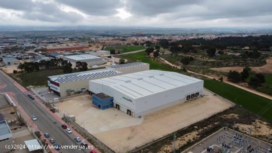 NAVE A LA VENTA EN LA TERCERA FASE DEL POLÍGONO DE ALMANSA - ALBACETE