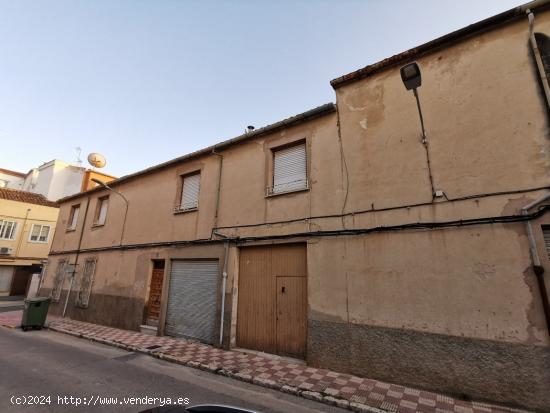 CASA PARA REFORAR CON EXCELENTES POSIBILIDADES - ALBACETE