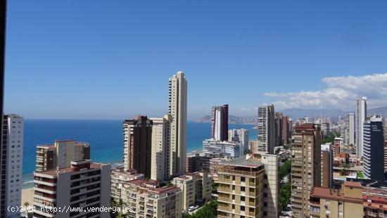 Apartamento con reforma de lujo recien acabada en última planta de edificio con vistas  al mar. - A