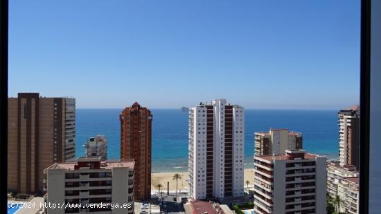 Apartamento con reforma de lujo recien acabada en última planta de edificio con vistas  al mar. - A