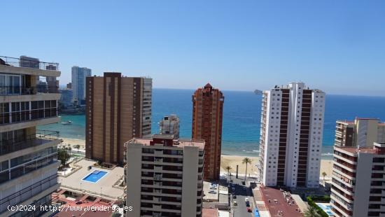 Apartamento con reforma de lujo recien acabada en última planta de edificio con vistas  al mar. - A