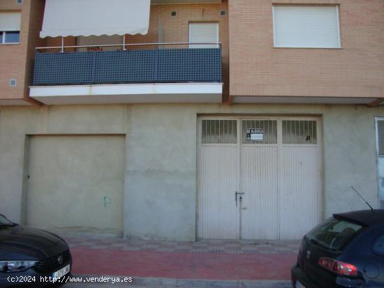 ALQUILER LOCAL COMERCIAL EN BENIFAIO - VALENCIA