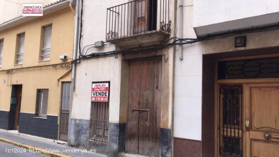 VENTA DE CASA SOLAR EN BENIFAIO - VALENCIA