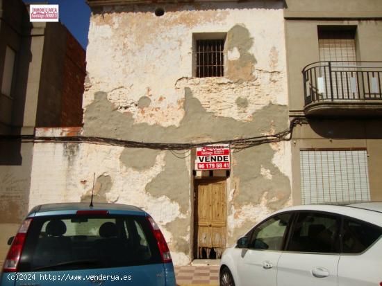 VENTA DE SOLAR EN ALMUSSAFES CON SALIDA A DOS CALLES    CENTRICO - VALENCIA