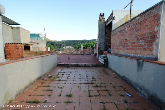 CASA UNIFAMILIAR ADOSSADA EN VENDA A VILANOVA DEL CAMÍ - BARCELONA