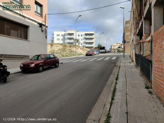 LOCAL en VENDA a VILANOVA DEL CAMÍ - Barri LA PAU - BARCELONA